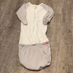 Goumi baby gown